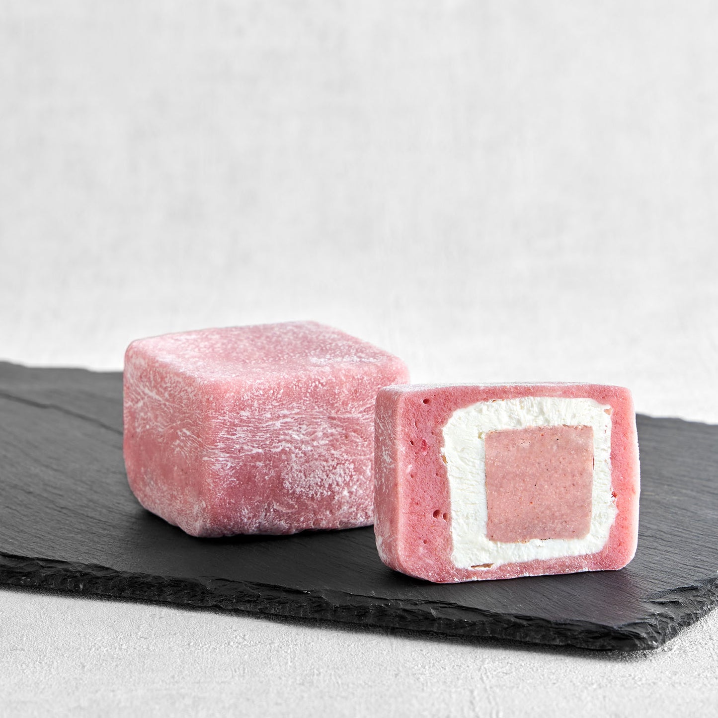 春限定商品 HAPPI CHEESEキューブ 春色大福ラージ1個入り